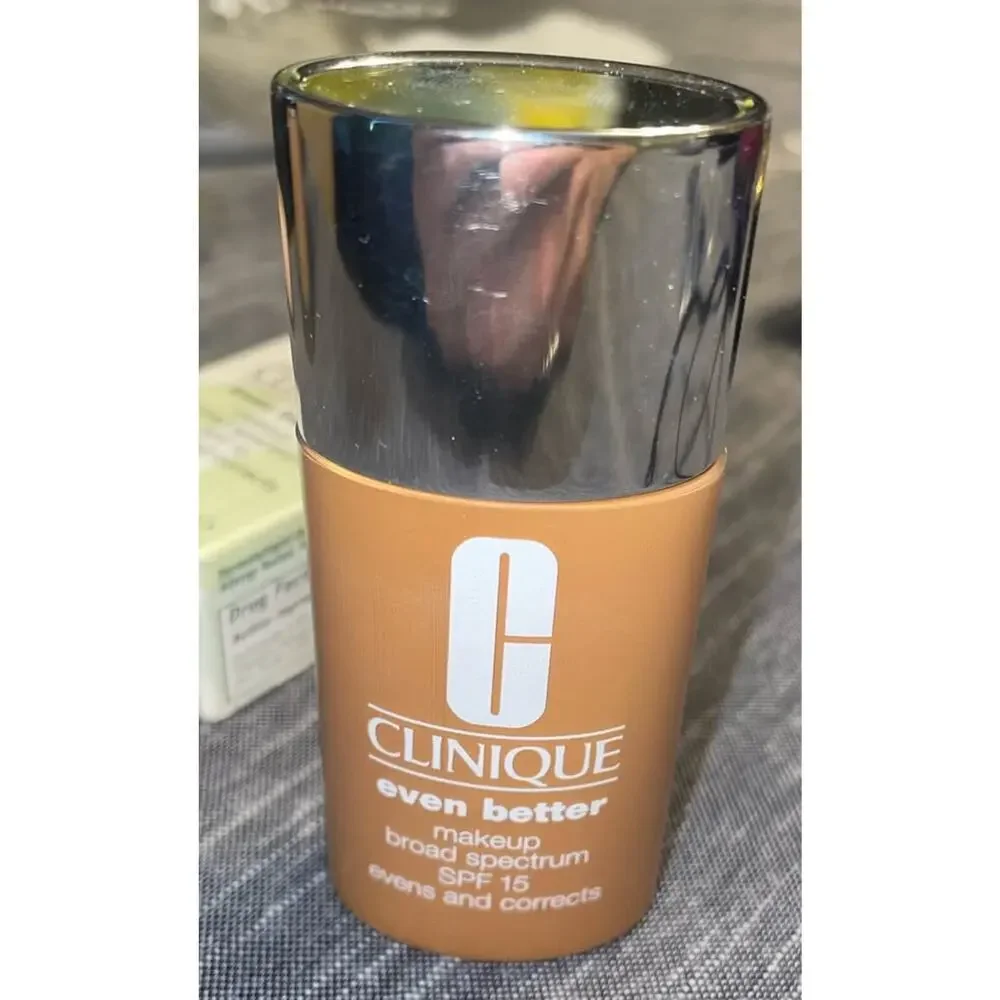 NEW! $39 Clinique Even Better Makeup (WN98- cream caramel)